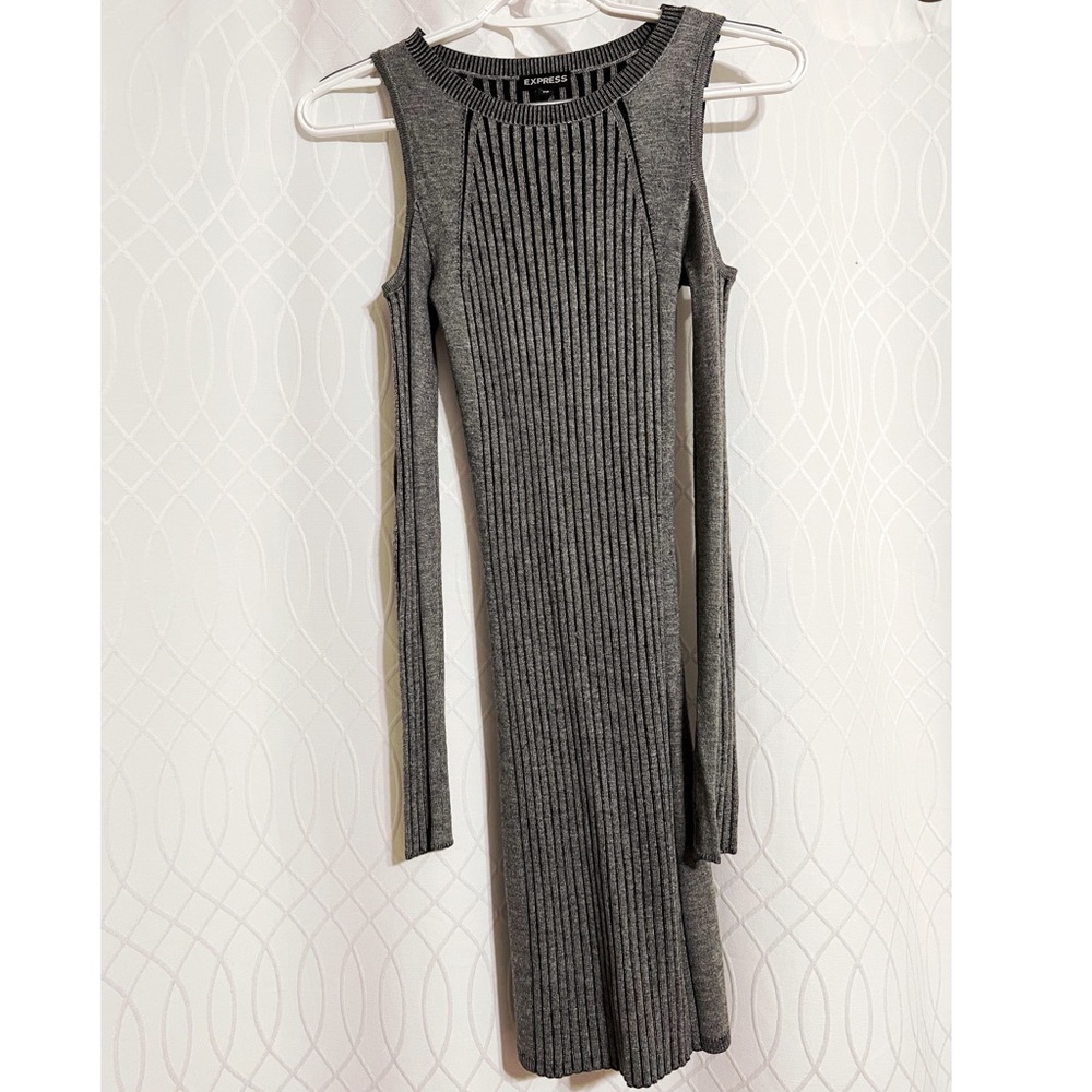 Express long sleeve with open shoulders sweater dress, size xxs